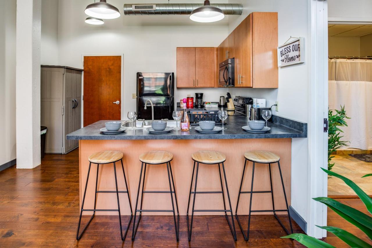 Ny Style Centric Loft With King Bed By Park Ave Lejlighed Rochester Eksteriør billede