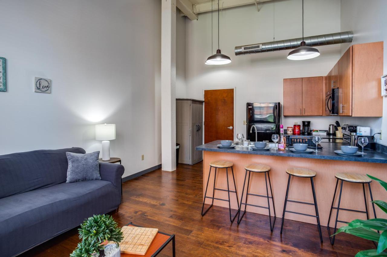 Ny Style Centric Loft With King Bed By Park Ave Lejlighed Rochester Eksteriør billede