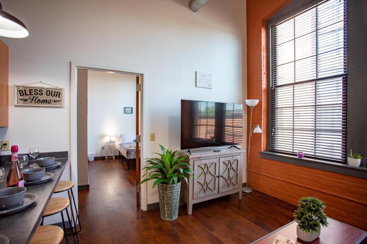 Ny Style Centric Loft With King Bed By Park Ave Lejlighed Rochester Eksteriør billede