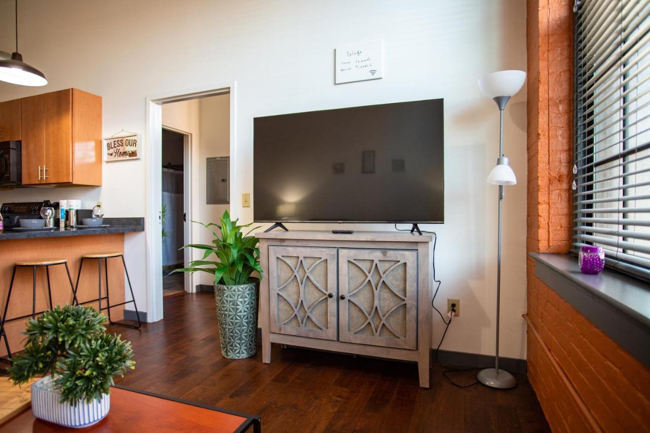 Ny Style Centric Loft With King Bed By Park Ave Lejlighed Rochester Eksteriør billede