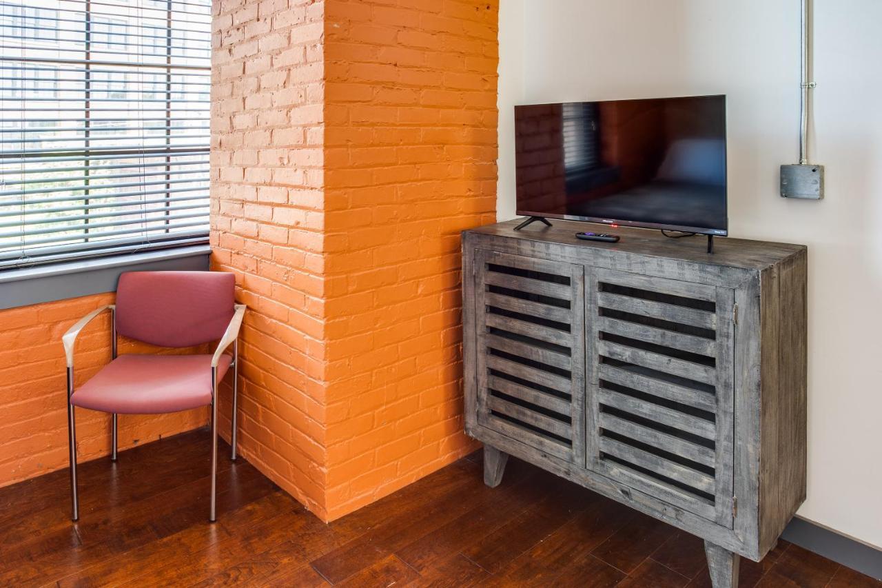 Ny Style Centric Loft With King Bed By Park Ave Lejlighed Rochester Eksteriør billede